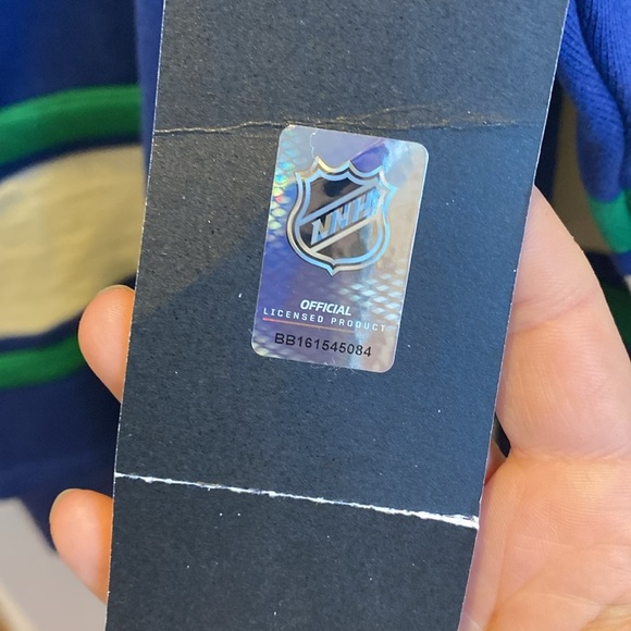 🆕 Canucks Mens Pullover Hoody Licensed - Picture 5 of 10